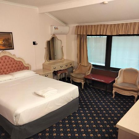 Ascot Motor Inn Хорнсби Экстерьер фото